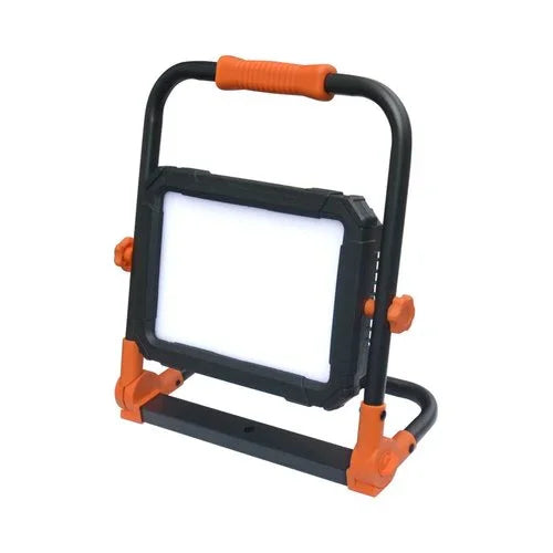 פנס נטען שחור WORKER PLUS 100W IP54 אור קר - אור שי סיטונאות חשמל בע״מ