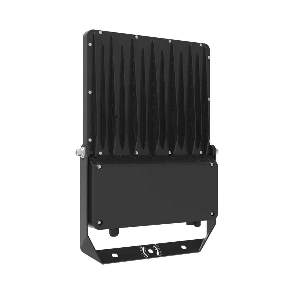 פנס הצפה שחור FLOOD SYLVANIA 150W/830 GN2 145X50° IP66 אור חם – NISKO