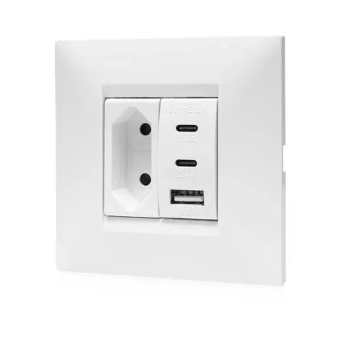 מארז טריפל USB עם שקע דו פיני לקופסא 55, מתאם ומסגרת BE לבנה ניסקו סוויץ' - אור שי סיטונאות חשמל בע״מ