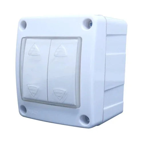 קופסת סויץ' למפסקים מוגנת מים IP55 עה"ט 2 מודול, מתאימה למפסקים של ניסקו סויץ' - אור שי סיטונאות חשמל בע״מ