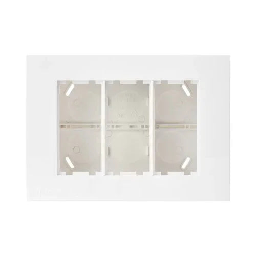 עמדת NISKO OFFICE על הטיח לבן 6 מודול, ללא אביזרים - אור שי סיטונאות חשמל בע״מ