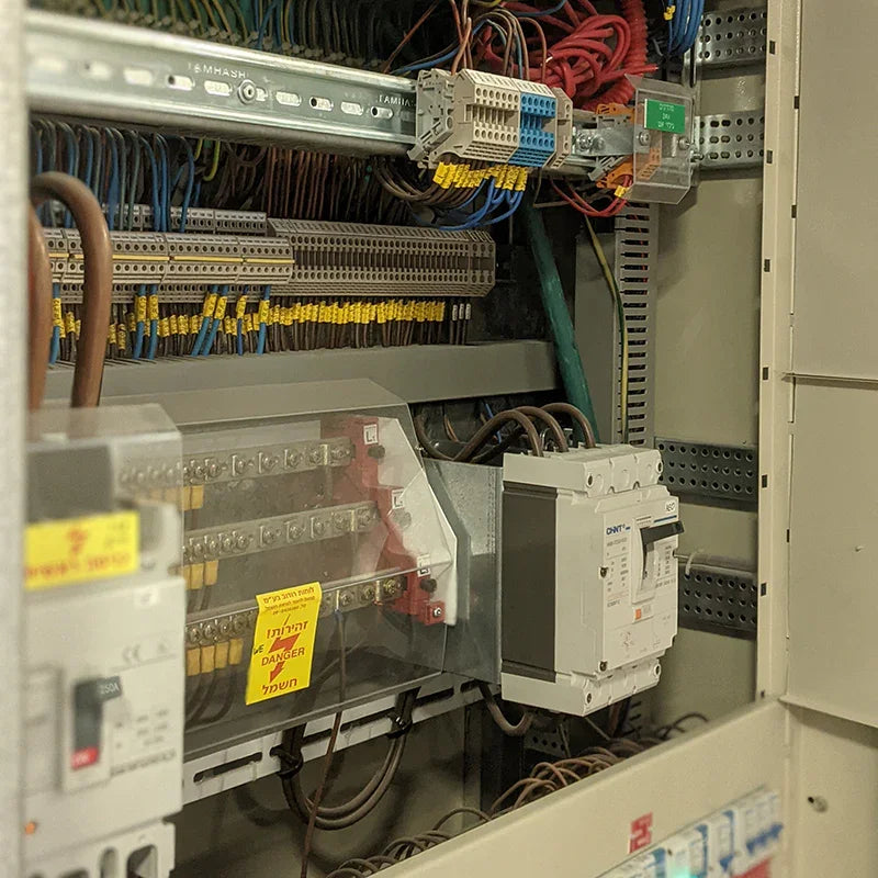 מפסק ח"א 3X160A כיול מגנטי עד 160A Chint - אור שי סיטונאות חשמל בע״מ