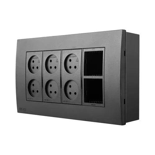 עמדת NISKO OFFICE על הטיח שחור מט 8 מודול, 6 שקעים ומתאם ניסקו סוויץ' - אור שי סיטונאות חשמל בע״מ