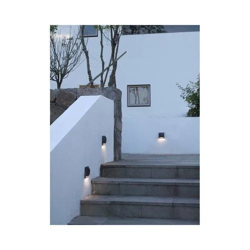 צמוד קיר אפור ORI SQUARE 5W IP65 אור ניטרלי - אור שי סיטונאות חשמל בע״מ