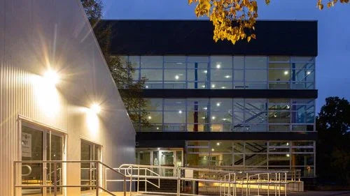 פנס הצפה שחור LEDVANCE GN4 117/133W IP65 אור ניטרלי (10584133) - אור שי סיטונאות חשמל בע״מ