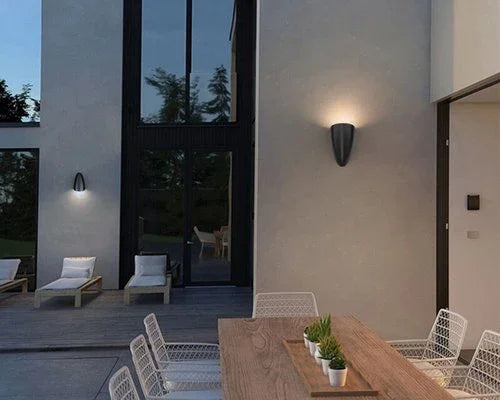 צמוד קיר שחור DROP UP / DOWN 8W IP65 3CCT - אור שי סיטונאות חשמל בע״מ