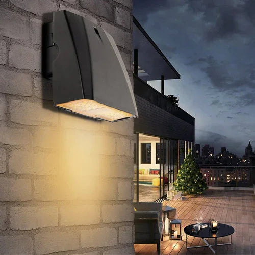 צמוד קיר אפור ORBIT 30W IP65 אור חם - אור שי סיטונאות חשמל בע״מ