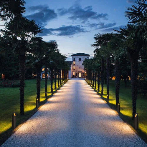 בולרד שחור TITAN 24W 1000mm IP66 אור ניטרלי - אור שי סיטונאות חשמל בע״מ