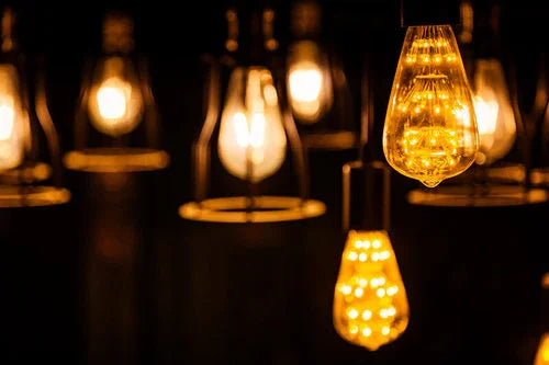 פחם אגס אמבר לעמעום E27 8W תאורת אווירה חמה - אור שי סיטונאות חשמל בע״מ