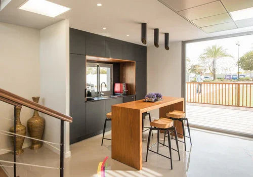 נורת לד נר קרמית לבנה E14 9W אור חם - אור שי סיטונאות חשמל בע״מ