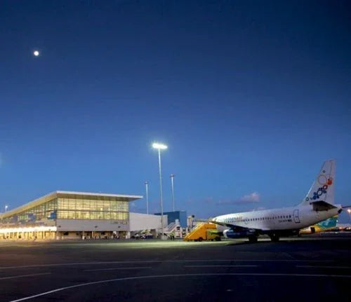 פנס הצפה שחור SITE 700W 30° IP65 BR אור ניטרלי - אור שי סיטונאות חשמל בע״מ